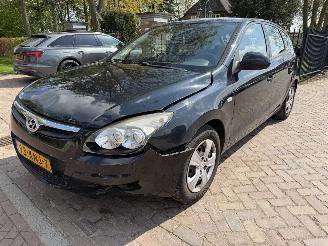 Voiture accidenté Hyundai I-30 1.6i Dynamic 2010/1
