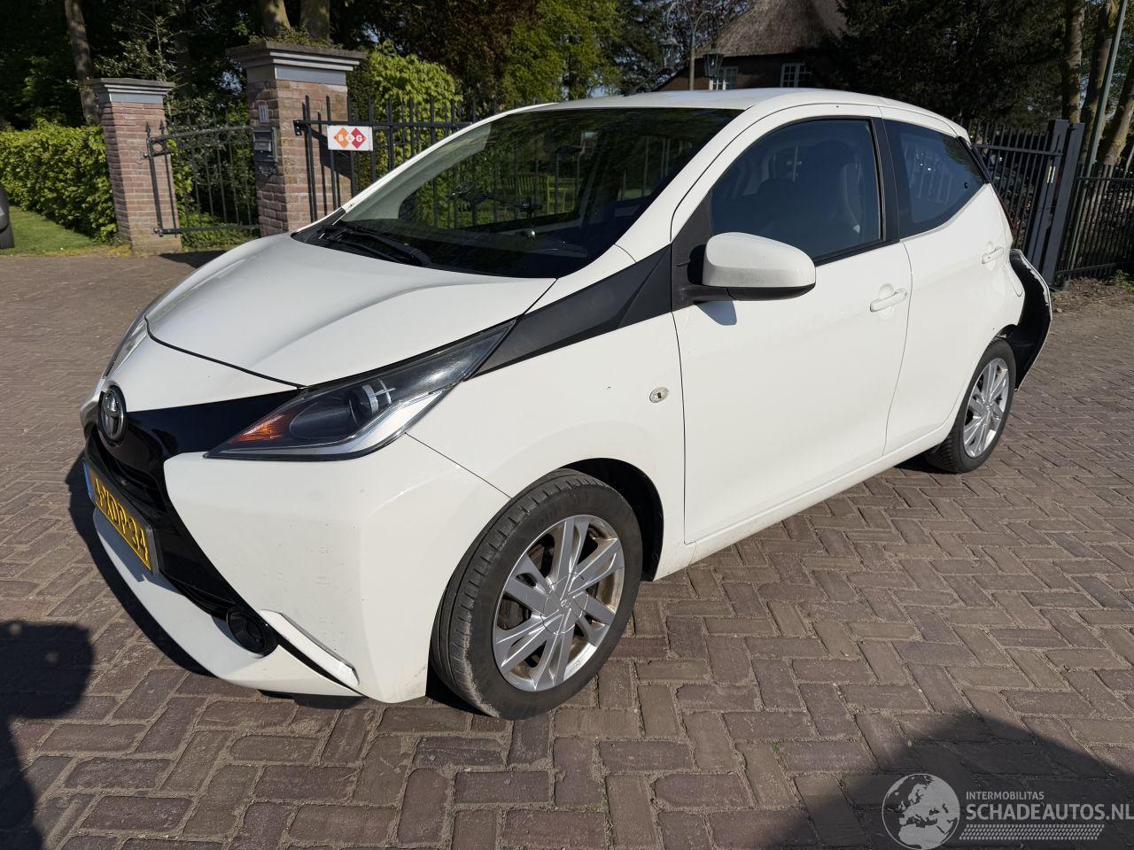 Toyota Aygo 1.0 VVT-i x-play