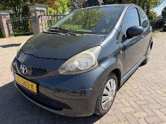 uszkodzony samochody osobowe Toyota Aygo 1.0-12V 2006/3
