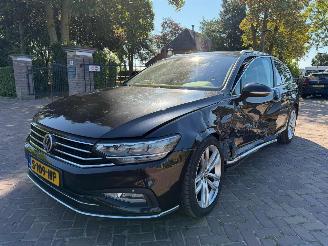 Vaurioauto  passenger cars Volkswagen Passat Variant 1.5 TSI Business 2020/7
