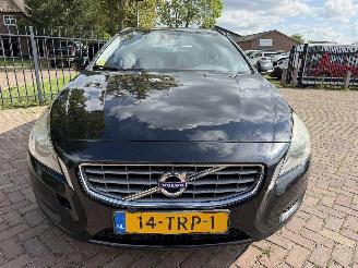 Volvo V-60 2.0 D3 R-Design picture 3