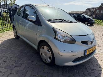 Vaurioauto  passenger cars Toyota Aygo 1.0-12V Comfort 2006/11