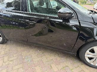 Peugeot 308 1.2 PureTech Blue Lease Executive picture 7
