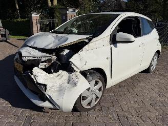Toyota Aygo 1.0 VVT-i x-play picture 3