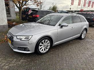 Damaged car Audi A4 2.0 TDI clima/navi/velgen 2016/2