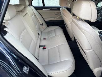 BMW 5-serie 528i x-drive luxury picture 14