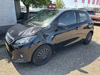 damaged passenger cars Peugeot 108 Airco/cv 2018/5