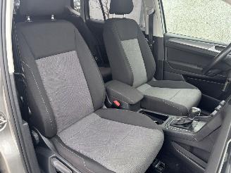Volkswagen Golf Sportsvan 1.2 tsi dsg clima/pano/radar picture 11