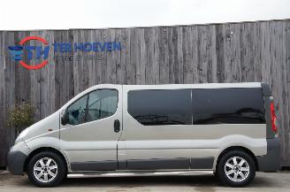Schadeauto Opel Vivaro 2.0 DCi Lang 4-Peroons Bed Klima Navi Trekhaak 84KW Euro 4 2010/3