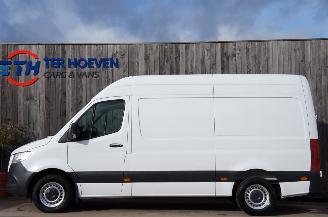 skadebil auto Mercedes Sprinter 314 CDi L2H2 Automaat Airco Navi Cruise Camera 105KW Euro 6 2020/6