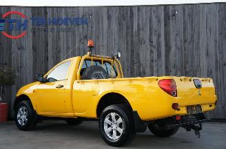 Mitsubishi L-200 2.5 DI-D Single Cab 4X4 2-Persoons Diff Lock 100KW Euro 4 picture 2