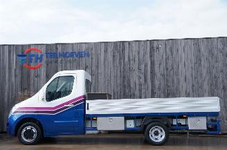 Damaged car Opel Movano 2.3 CDTi Open Laadbak Airco 3-persoons Trekhaak 110KW Euro 5 2013/7