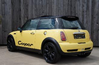 Mini Cooper 1.6 Airco Cruise Pano Stoelverwarming 85KW Euro 4 picture 2