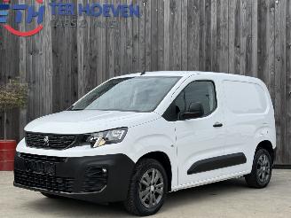 dañado vehículos comerciales Peugeot Partner 1.5 BlueHDI Premium L1H1 AHK Tempo. 73KW 2020/7