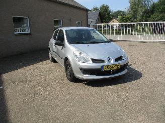 Auto incidentate Renault Clio 1.2-16V Authentique 2006/3