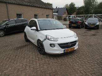 Schadeauto Opel Adam 1.4 Glam 2013/9