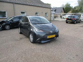 skadebil auto Toyota Aygo 1.0 VVTI x_fun 2018/1