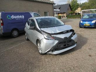 Schadeauto Toyota Aygo 1.0 VVT-i X-fun Airco NAP 2018/3