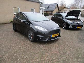 krockskadad bil auto Ford Fiesta 1.6 ST2 2015/12