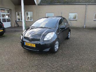Toyota Yaris 1.3 VVTi Comfort 5drs picture 3