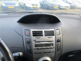 Toyota Yaris 1.3 VVTi Comfort 5drs picture 21