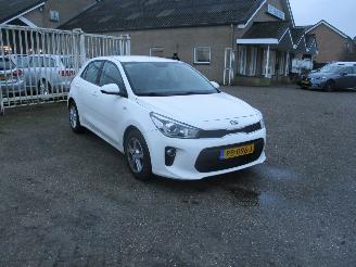 Vaurioauto  passenger cars Kia Rio 1.0 TGDI Comf Pl.Nav 1E Eig NAP 2017/5