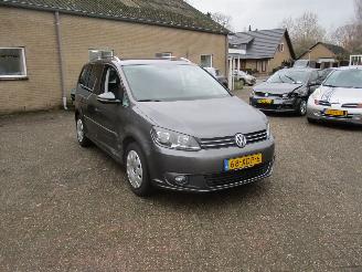 skadebil auto Volkswagen Touran 1.2 TSI HighL BleuM REST BPM 400 EURO !!!! 2012/5