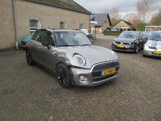 Damaged car Mini Cooper 1.5 Coop.Chili S Bns REST BPM 900 EURO !!!! 2018/4
