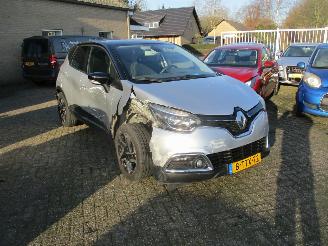 krockskadad bil auto Renault Captur 1.2 TCe Dynamique Aut NAP 2014/5