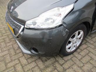 Peugeot 208 1.2 VTi Envy 5drs picture 9