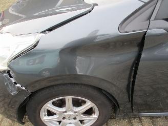 Peugeot 208 1.2 VTi Envy 5drs picture 12