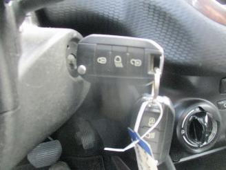 Peugeot 2008 1.2 PureTech Automaat NAP picture 24