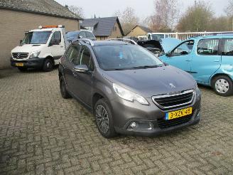 Schadeauto Peugeot 2008 1.2 PureTech Automaat NAP 2014/11