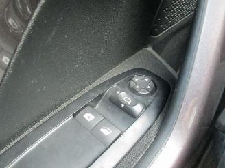Peugeot 2008 1.2 PureTech Automaat NAP picture 27