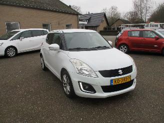 Schadeauto Suzuki Swift 1.2 Exclusive EASSS 2013/9