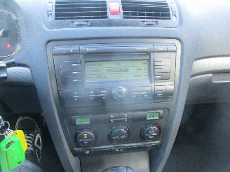 Skoda Octavia 1.6 FSI Elegance picture 18