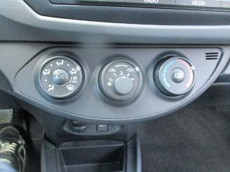 Toyota Yaris 1.0 VVT-i Now picture 21
