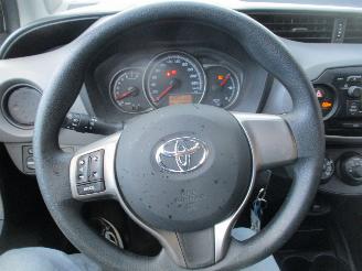 Toyota Yaris 1.0 VVT-i Now picture 19