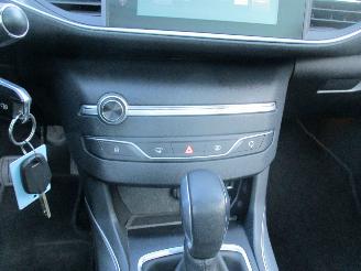 Peugeot 308 1.6 BlueHDi BL. Pre. REST BPM € 300,-!!! picture 24
