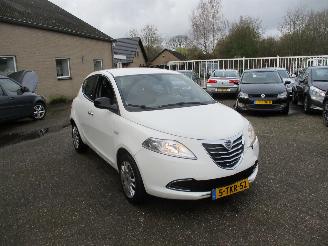 Unfallwagen Lancia Ypsilon 0.9 TwinAir Gold 2014/3