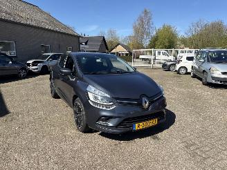 krockskadad bil auto Renault Clio 0.9 TCe Limited REST BPM €200,-!!! 2019/1