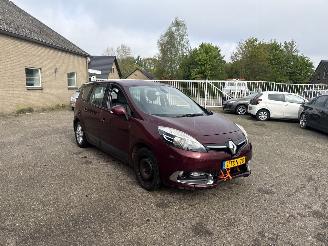 Auto incidentate Renault Grand-scenic 1.5 dCi Expression REST BPM €500,-!!! 2014/2