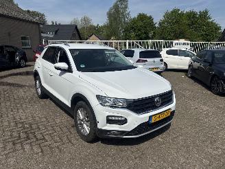 Coche accidentado Volkswagen T-Roc 1.5 TSI Style Business REST BPM €1500,-!!! 2020/1