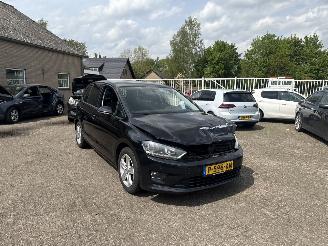 Schadeauto Volkswagen Golf Sportsvan 1.2 TSI Highline 2014/8