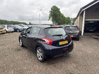 Peugeot 208 1.6 VTi Allure REST BPM €800,-!!! picture 5