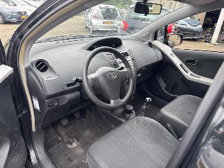 Toyota Yaris 1.3 VVTi Comfort picture 17