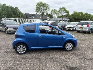 Toyota Aygo DYNAMIC BLUE picture 11