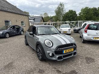 krockskadad bil auto Mini Cooper 1.5 Cooper Chili Serious Business John Cooper Works REST BPM €900,-!!! 2018/2