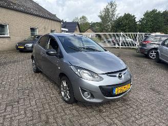 krockskadad bil auto Mazda 2 1.3 Hanabi EERSTE EIGENAAR 2013/10