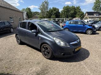 Schadeauto Opel Corsa 1.2-16V 111 Edition 2010/6